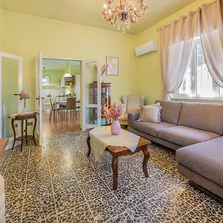 Casa Del Melograno * كامايوري